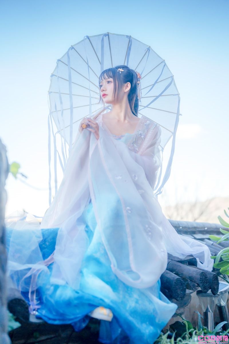 时尚博主@兔子Zzz不吃胡萝卜 丽江屋顶 [22P/171MB](图4)