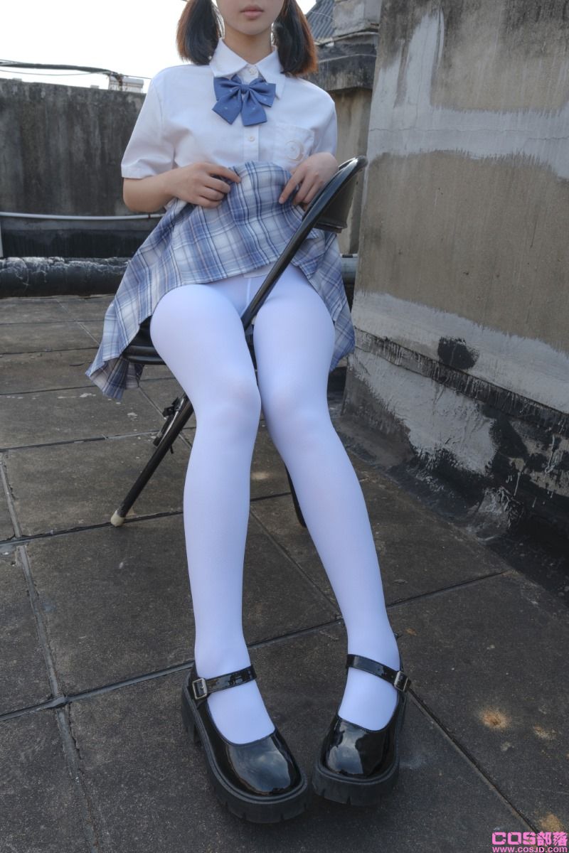 森萝财团写真 – 月下-05 [74P/1V/2.04GB](图4)