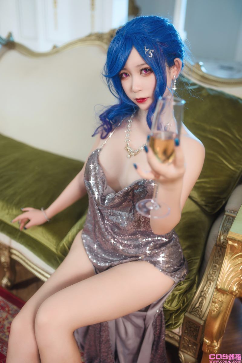 知名动漫博主Coser@樱落酱w 圣路易斯礼服 [24P/169MB](图3)
