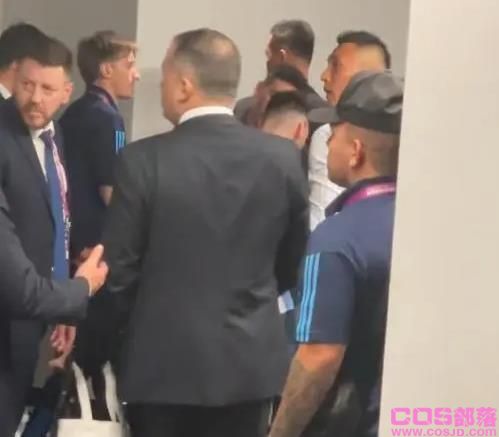 球王梅西来中国啦，收视率登顶，进球点燃足球市场，明星们现场观看梅西(图4)
