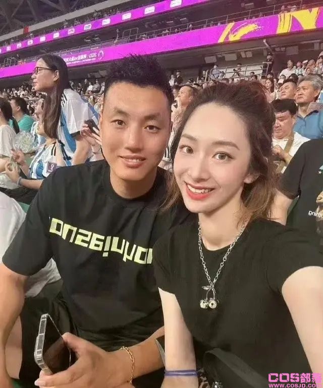 球王梅西来中国啦，收视率登顶，进球点燃足球市场，明星们现场观看梅西(图7)