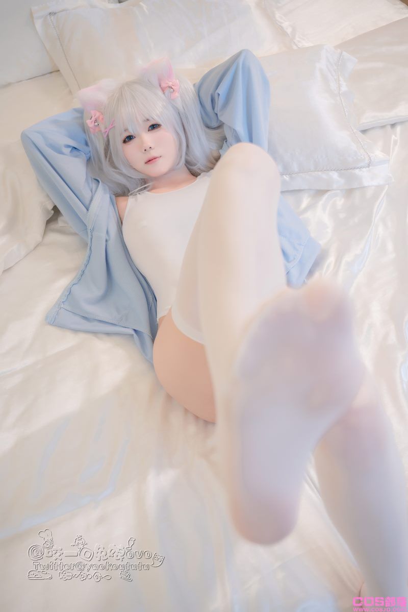网红博主@咬一口兔娘(黏黏团子兔) 做你的猫 [56P1V924MB](图3)