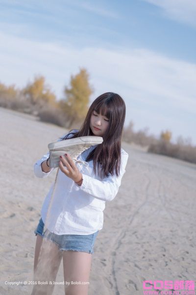 [Kimoe激萌文化]2016-12-29 KIM012周闻球球篝火取暖沙漠之旅[42P/534MB](图2)